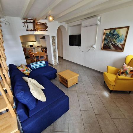 Beach House Bassi Рієка Екстер'єр фото